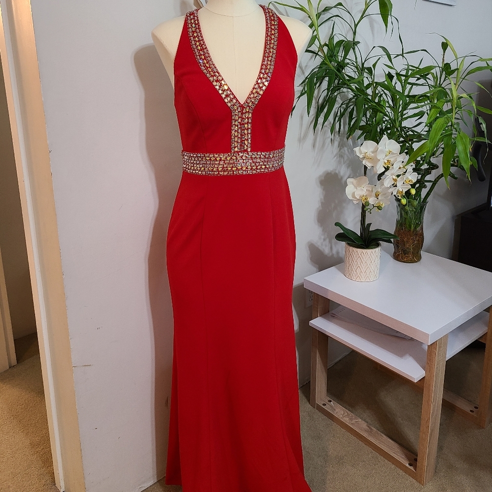 Formal Evening Dress, Prom/Homecoming, Wedding Guest Cut out long gown Red color